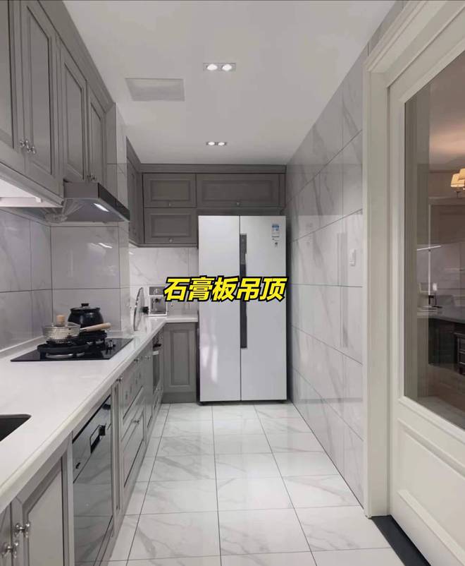 CQ9电子 CQ9传奇电子厨房吊顶选石膏板还是铝扣板？我装过两套房子来说说有啥区别