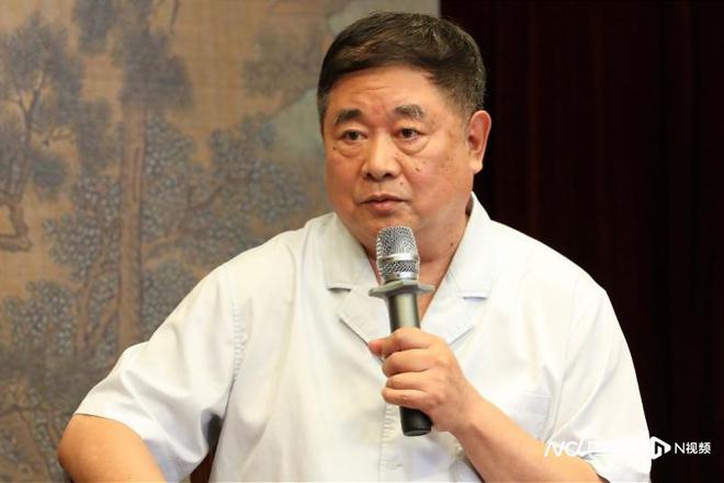 千墓难得一衣！这本书CQ9电子 CQ9传奇电子揭秘了沈从文指引下的纺织考古之路(图8)