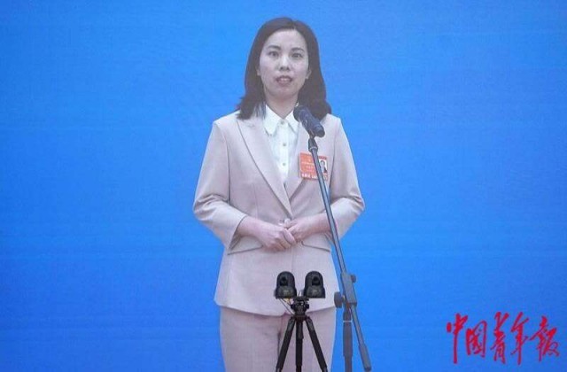 CQ9电子 CQ9传奇电子“纺织女工”王晓菲代表答中青报：只要坚持创新引领传统产业也是朝阳产业