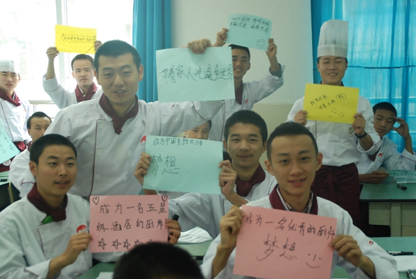CQ9电子 CQ9传奇电子成为光照亮梦想 李锦记希望厨师项目获“追光2023·四川十大公益项目”(图2)