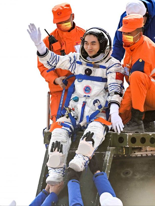 我国飞得最久的航天员叶光富二度飞天：8岁CQ9电子 CQ9传奇电子丧父农民妈妈培养他(图21)